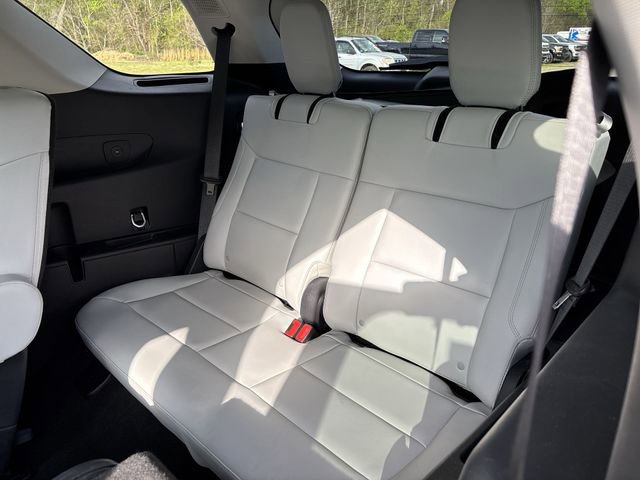 Certified 2025 Ford Explorer Platinum w/ LUX Leather Package AWD/4WD image 26
