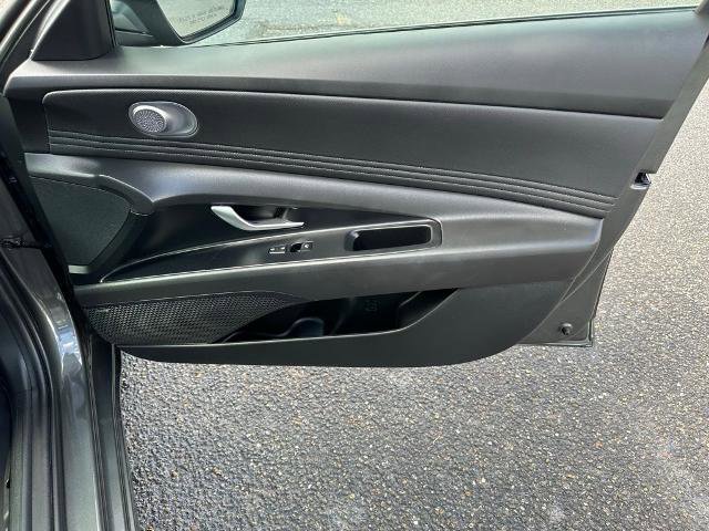 Used 2024 Hyundai Elantra Limited FWD image 21