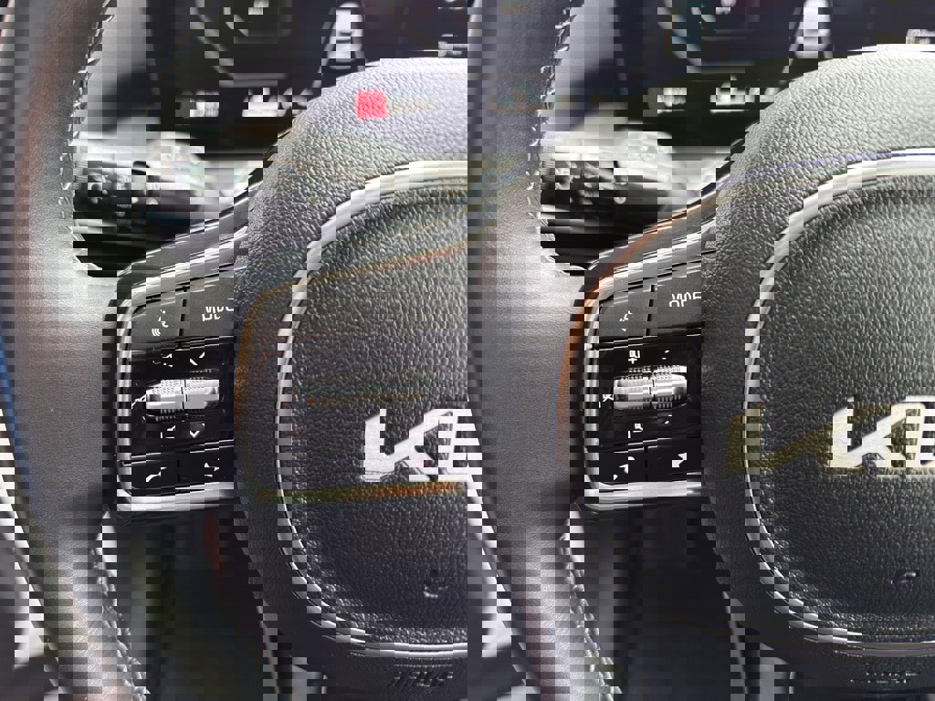 Used 2025 Kia Sorento SX image 20