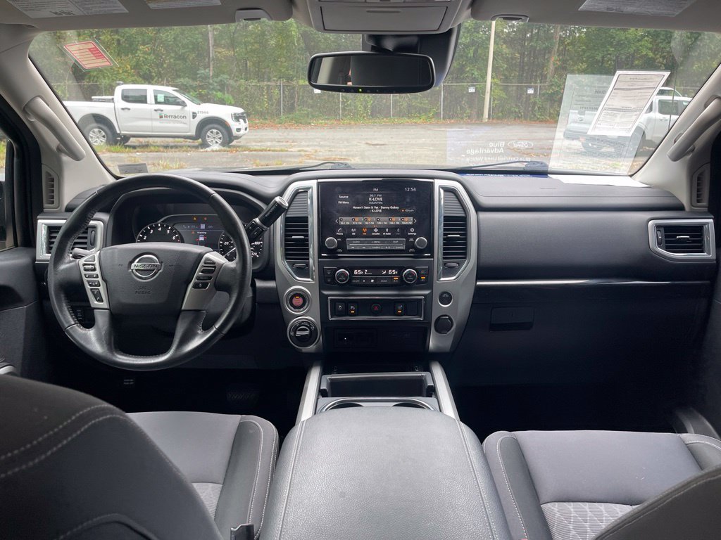 Used 2021 Nissan Titan SV w/ SV Convenience Package AWD/4WD image 9