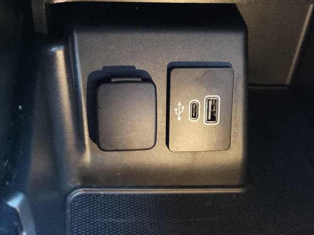 Certified 2025 Ford Explorer Active AWD/4WD image 23
