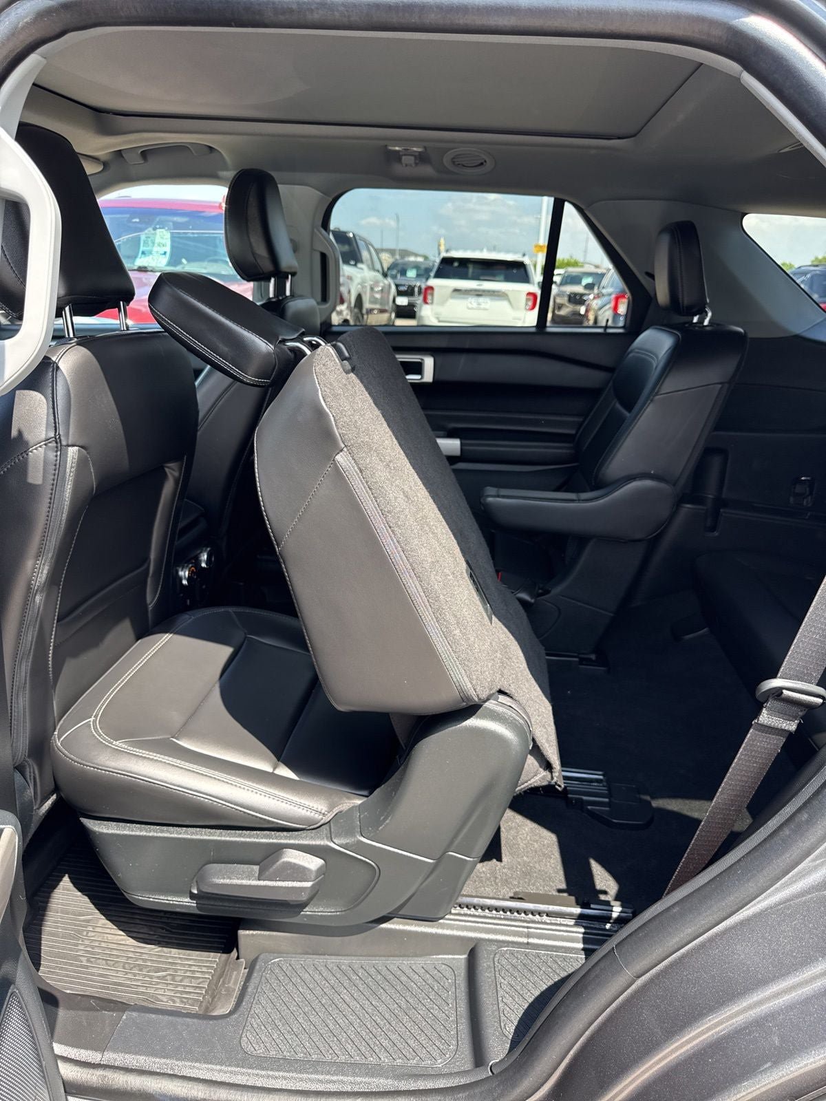 Certified 2023 Ford Explorer XLT w/ Equipment Group 202A AWD/4WD image 33