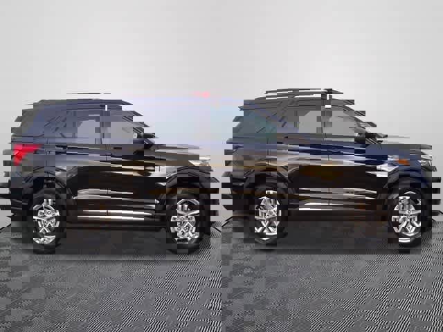 Certified 2022 Ford Explorer XLT image 4