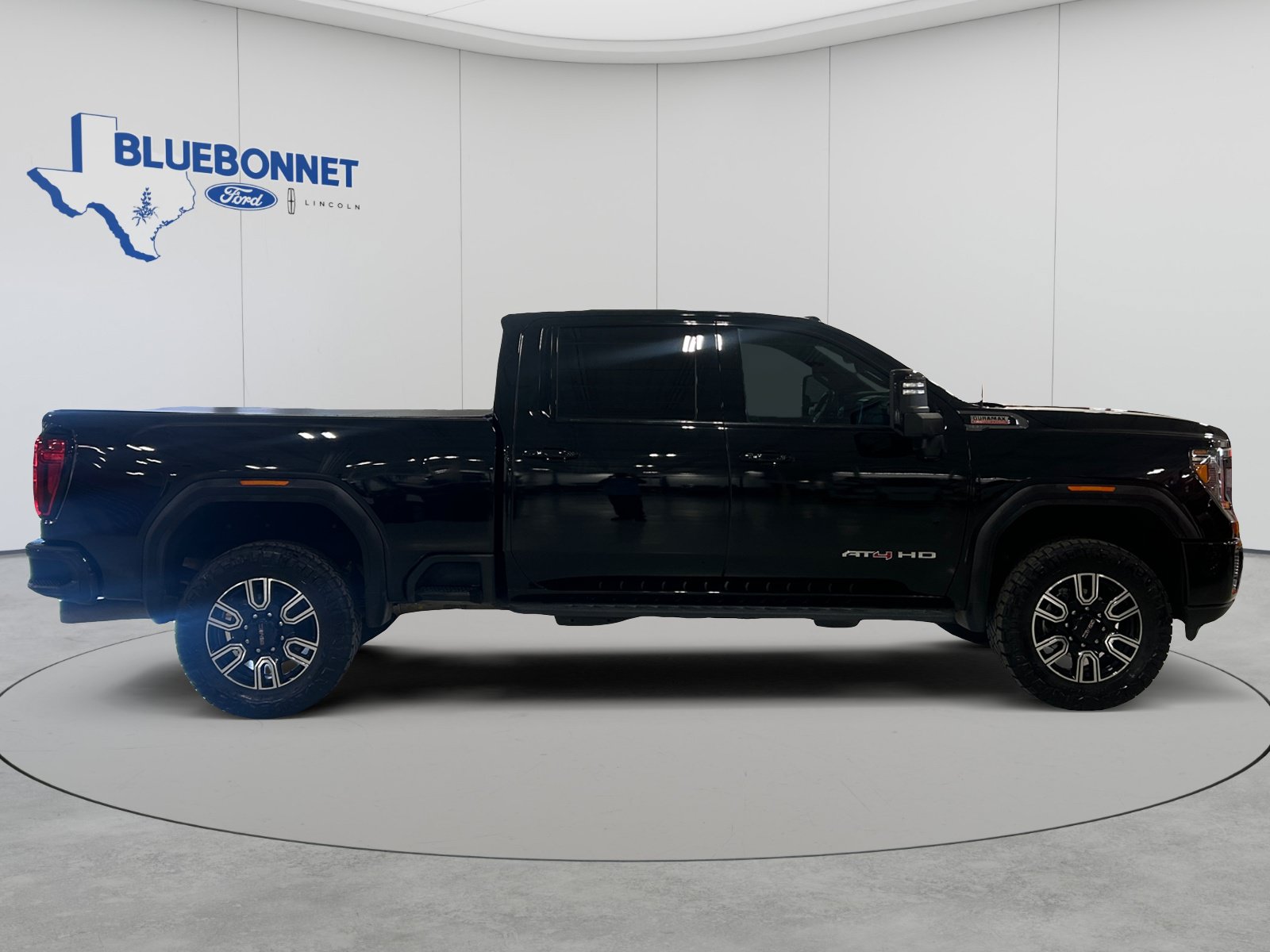 Used 2022 GMC Sierra 2500 AT4 w/ AT4 Premium Plus Package AWD/4WD image 4