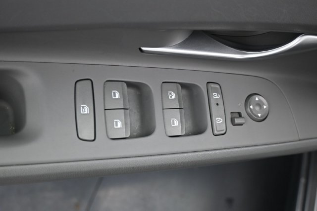 Used 2025 Hyundai Elantra SEL FWD image 7