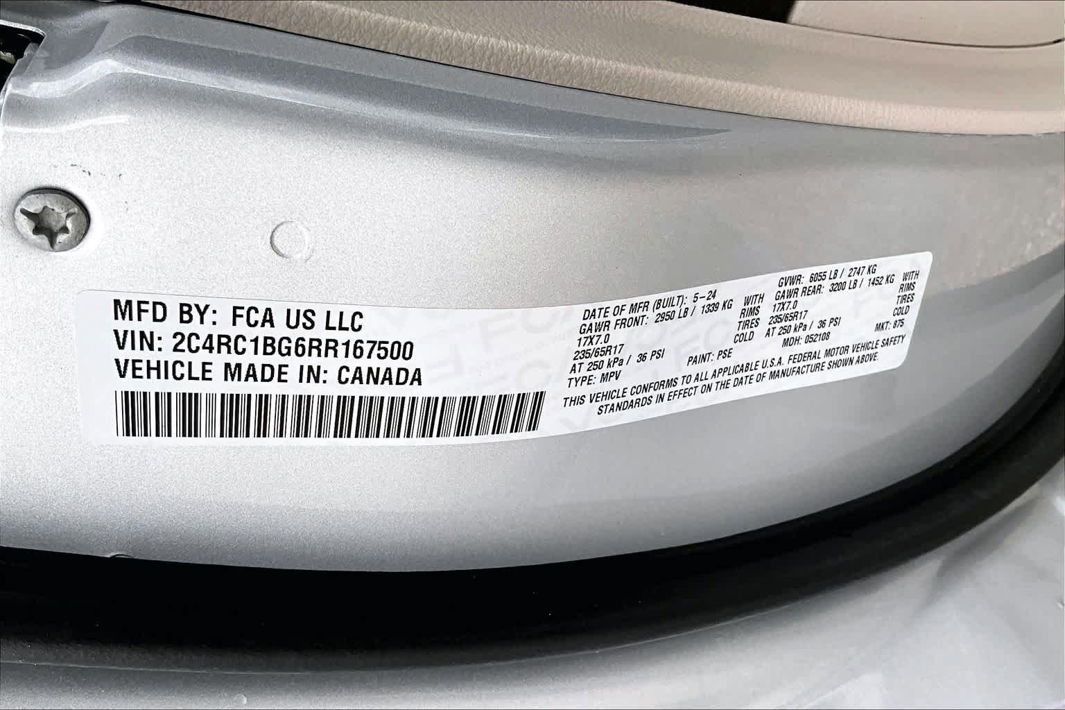 Used 2024 Chrysler Pacifica Touring-L FWD image 34