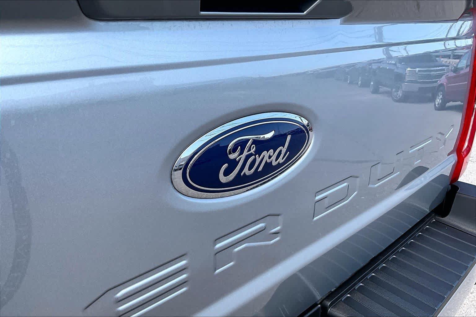 Certified 2024 Ford F250 XLT w/ XLT Premium Package AWD/4WD image 9