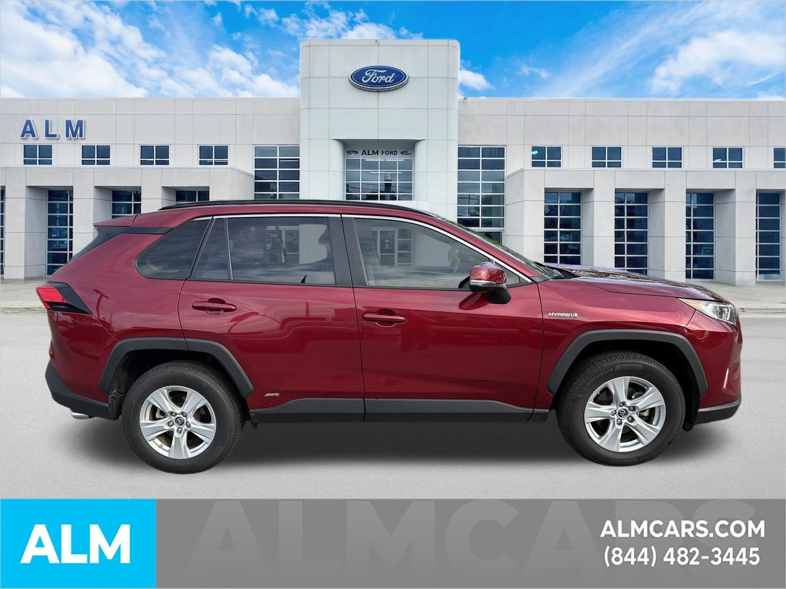 Used 2019 Toyota RAV4 XLE AWD/4WD image 5