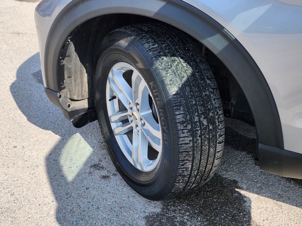 Certified 2023 Ford Explorer XLT w/ Equipment Group 202A image 34