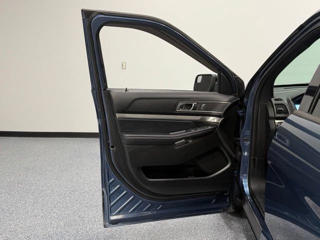 Certified 2018 Ford Explorer XLT w/ Equipment Group 202A FWD image 13