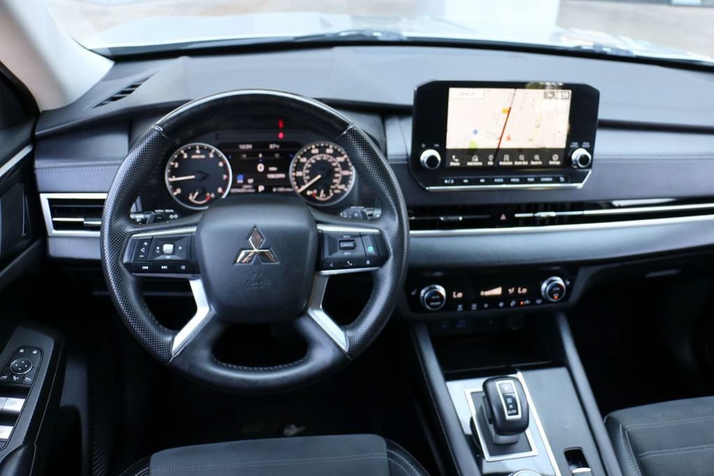 Used 2024 Mitsubishi Outlander SE AWD/4WD image 23