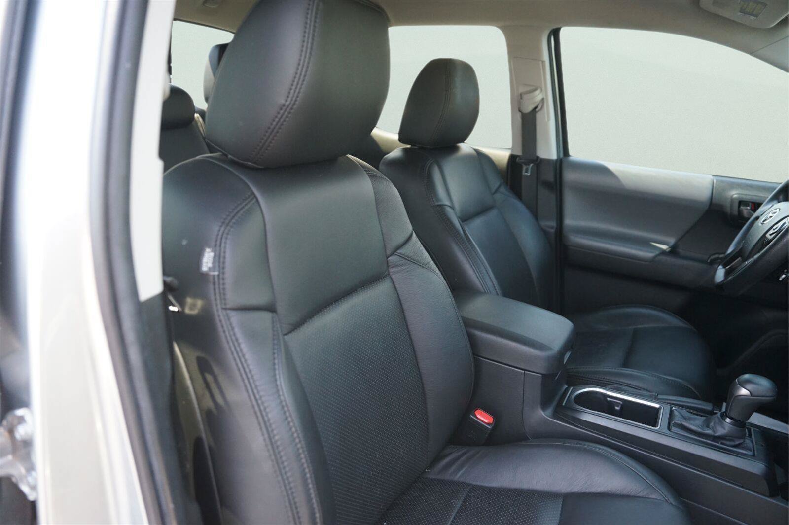 Used 2022 Toyota Tacoma SR AWD/4WD image 19