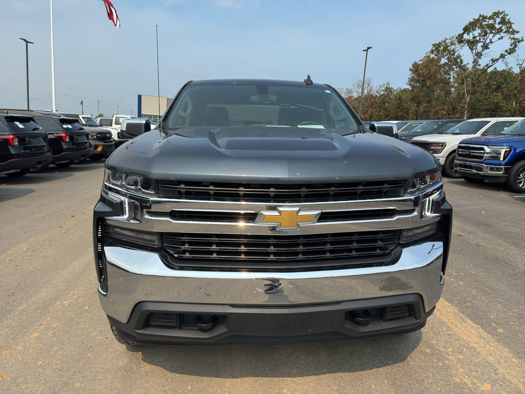 Used 2022 Chevrolet Silverado 1500 LT AWD/4WD image 2