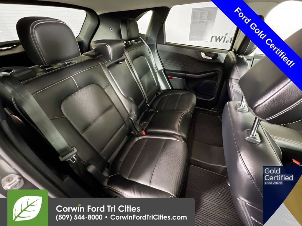 Certified 2022 Ford Escape Titanium w/ Class II Trailer Tow Package image 17