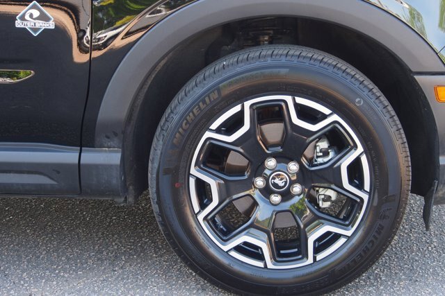 Certified 2025 Ford Bronco Sport Outer Banks w/ Outer Banks Tech Package+ AWD/4WD image 9