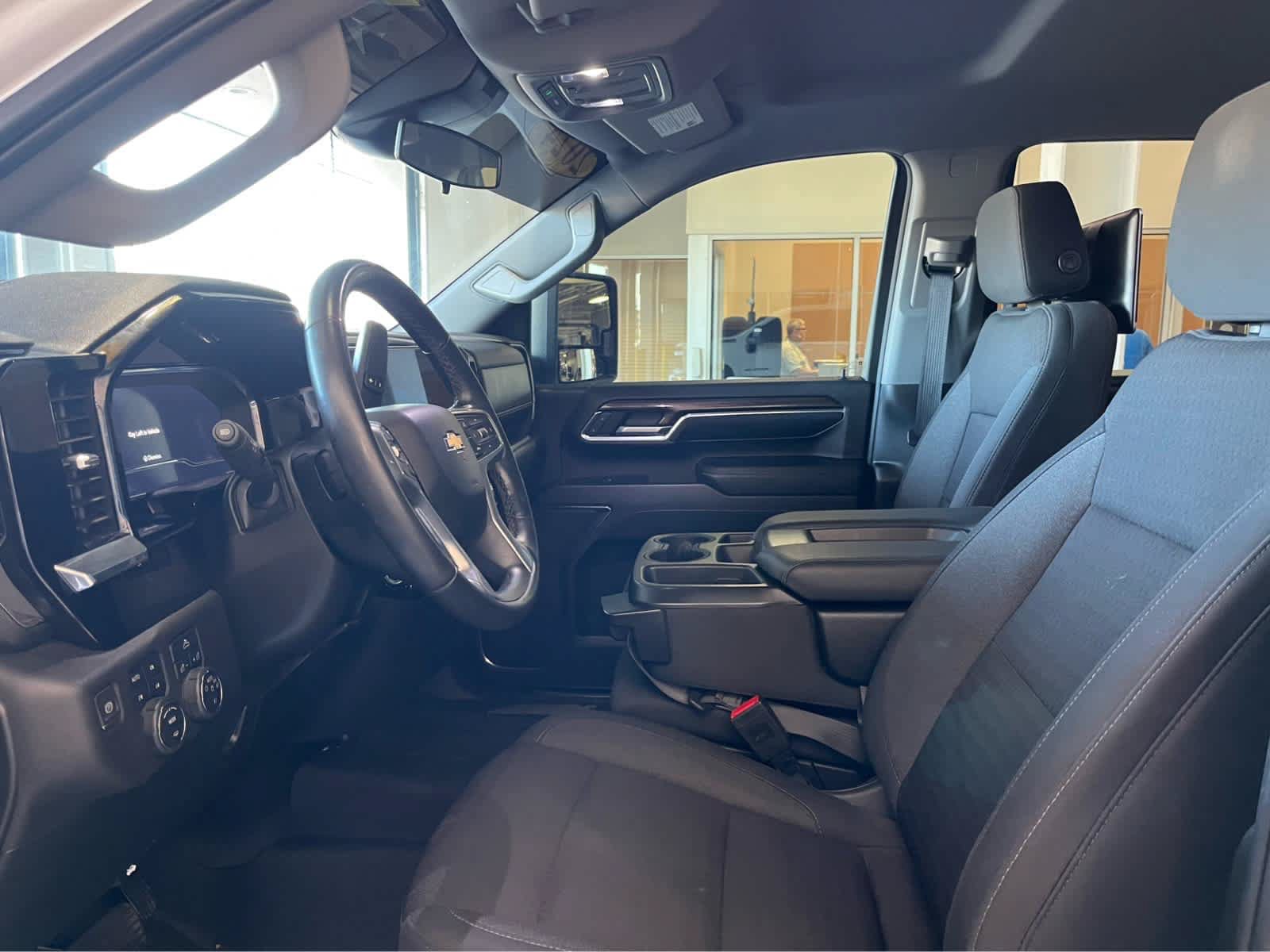 Used 2024 Chevrolet Silverado 2500 LT w/ Convenience Package AWD/4WD image 17