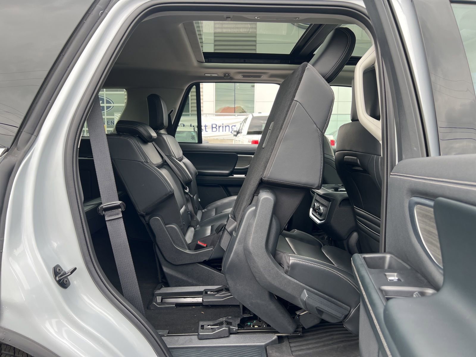 Certified 2025 Ford Expedition Platinum AWD/4WD image 77