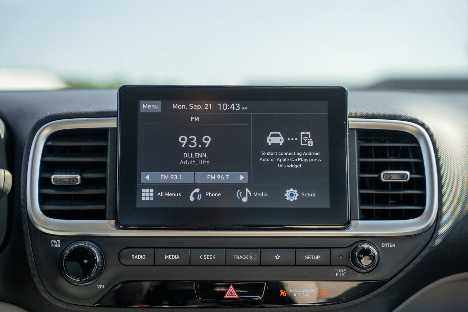 Used 2024 Hyundai Venue SEL FWD image 34