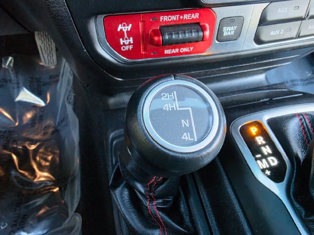 Used 2018 Jeep Wrangler Unlimited Rubicon AWD/4WD image 28