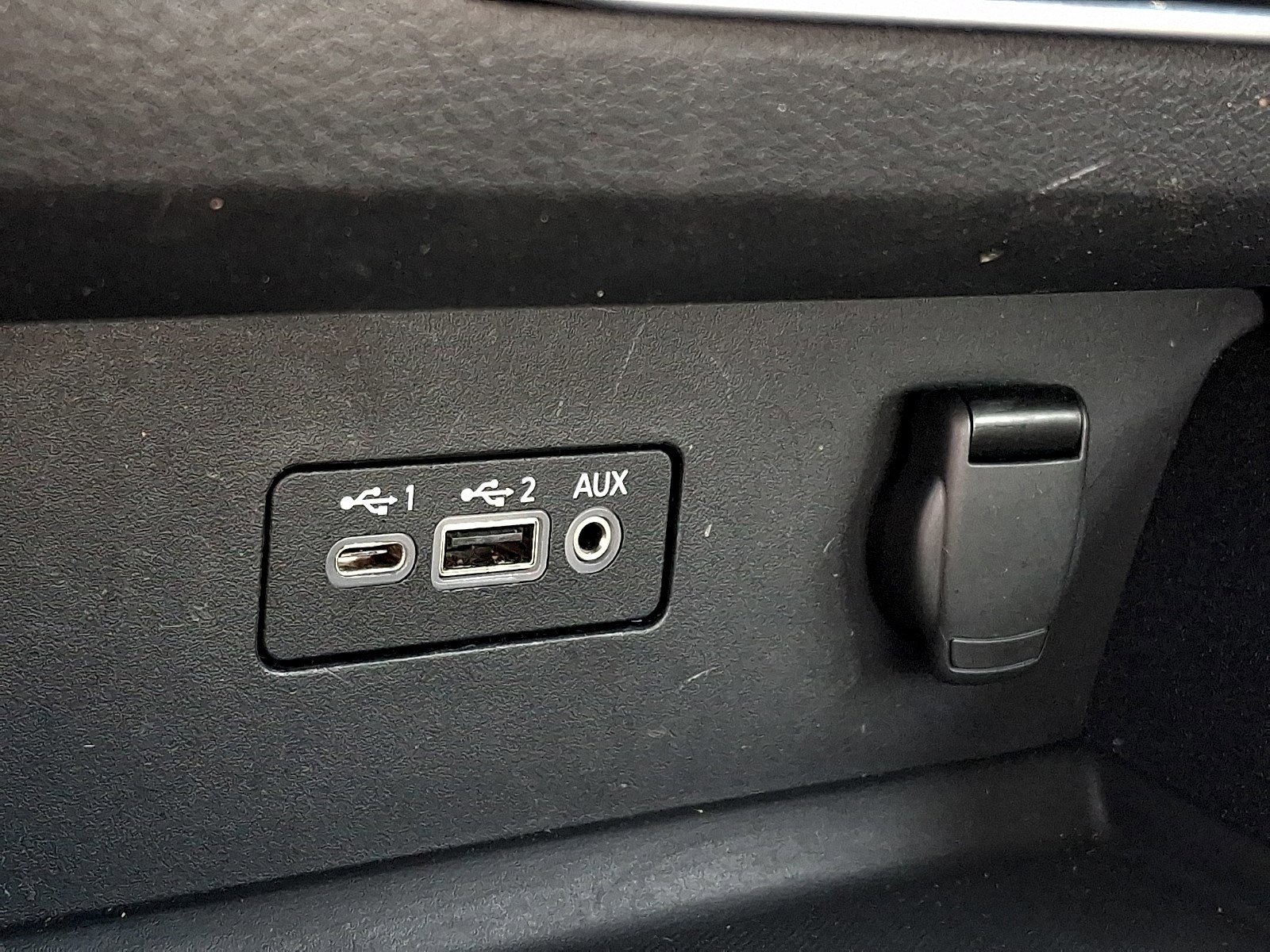 Used 2025 Nissan Altima 2.5 SV FWD image 22