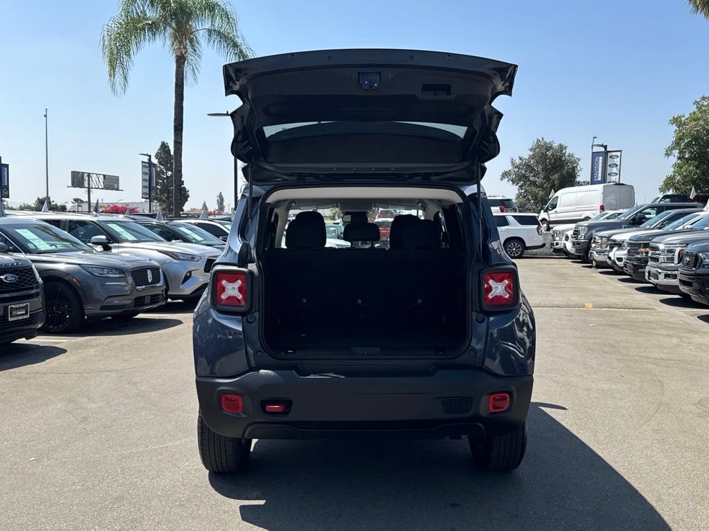 Used 2023 Jeep Renegade Trailhawk AWD/4WD image 18