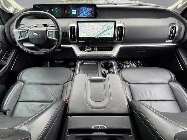 Certified 2025 Ford Expedition Platinum image 10