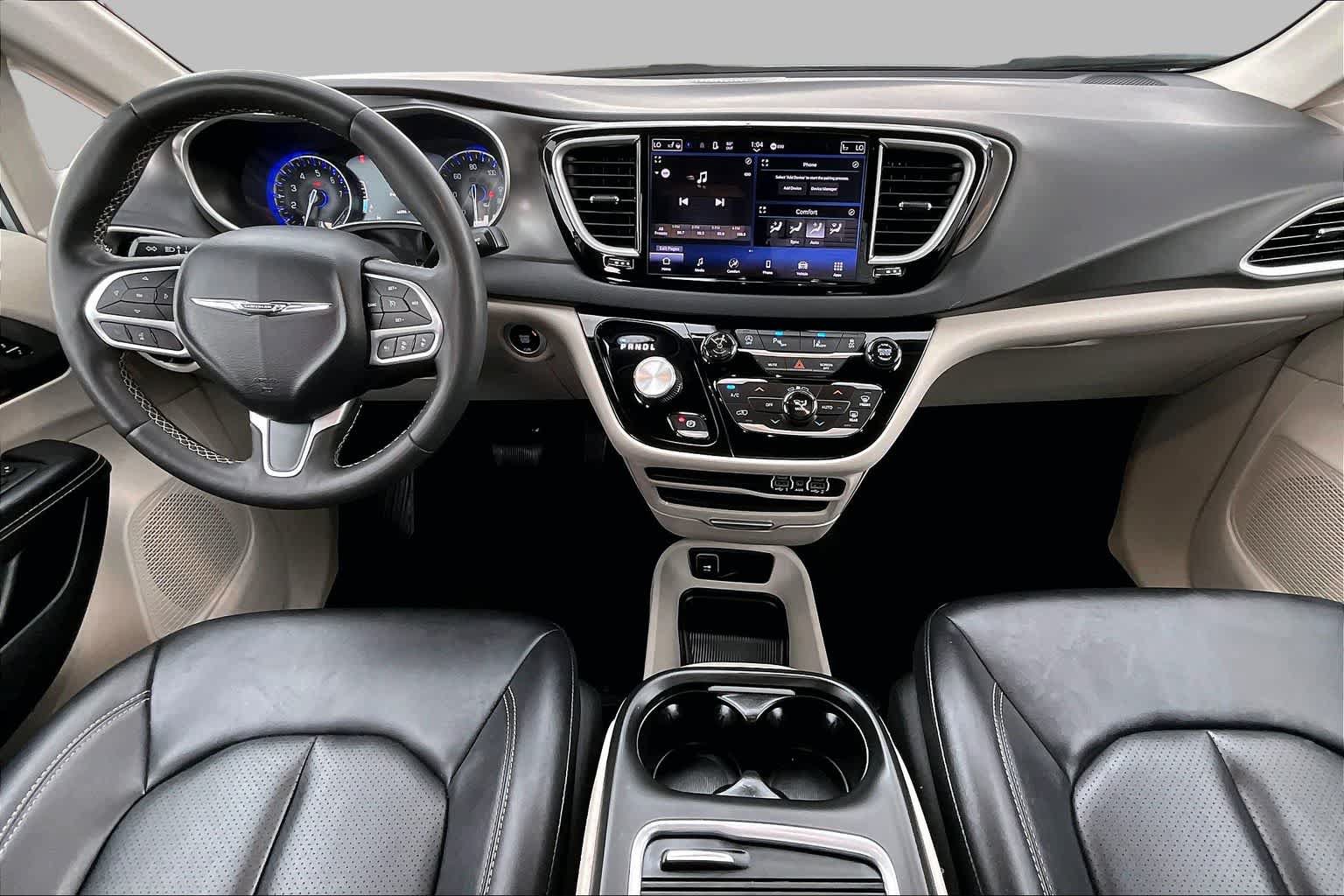 Used 2024 Chrysler Pacifica Touring-L FWD image 15