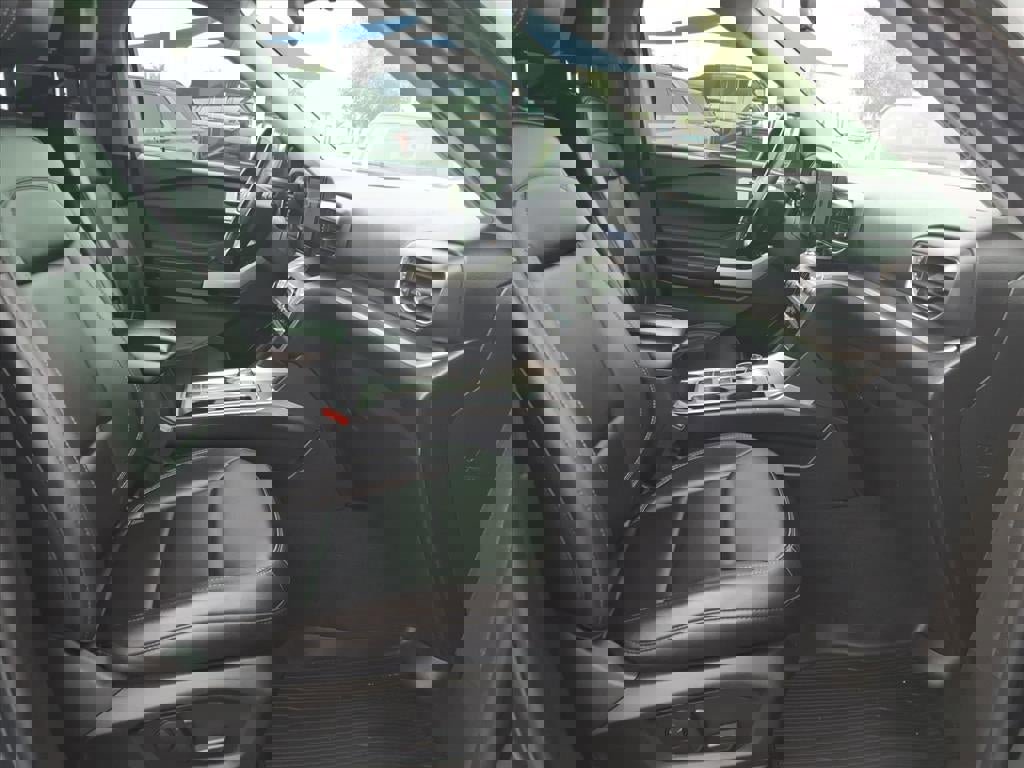 Certified 2022 Ford Explorer XLT w/ Equipment Group 202A image 11