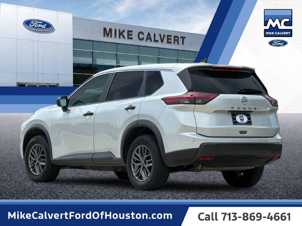 Used 2024 Nissan Rogue S FWD image 3