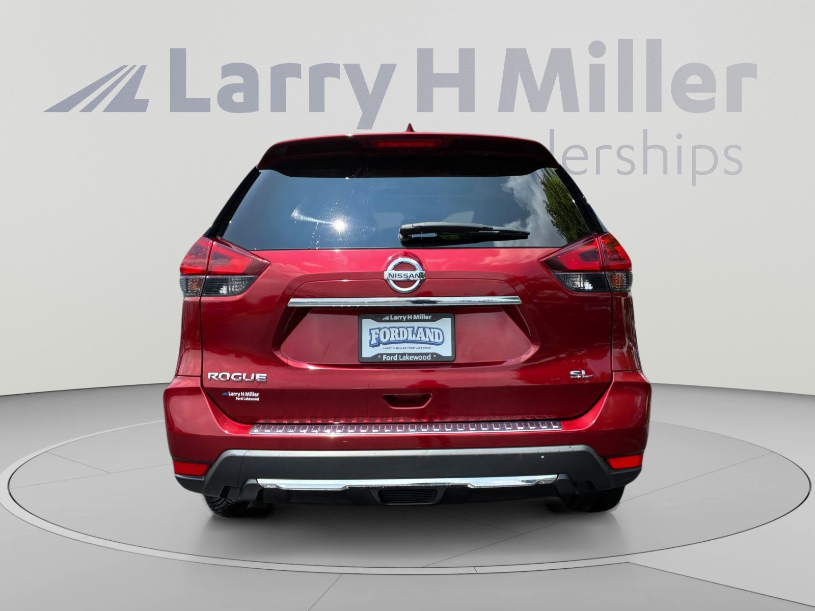 Used 2018 Nissan Rogue SL w/ Premium Package FWD image 4