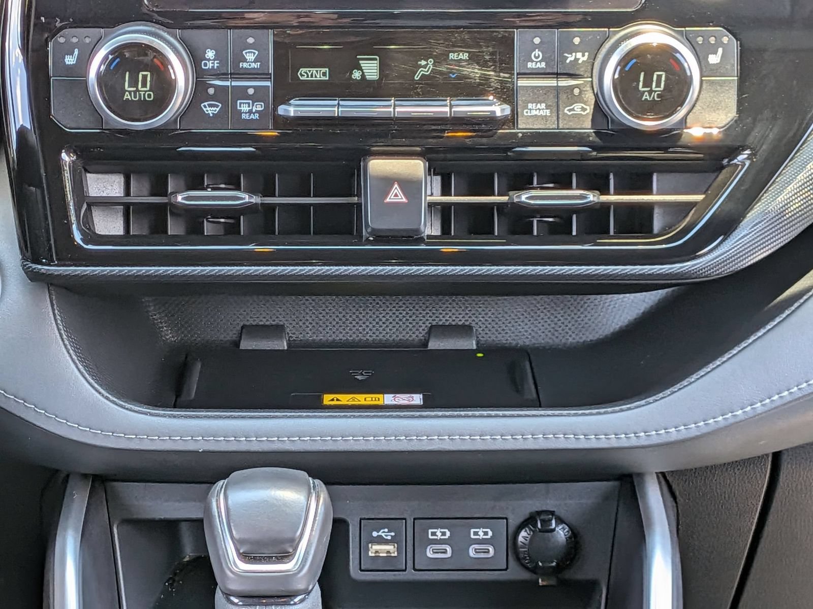 Used 2023 Toyota Highlander XSE FWD image 22