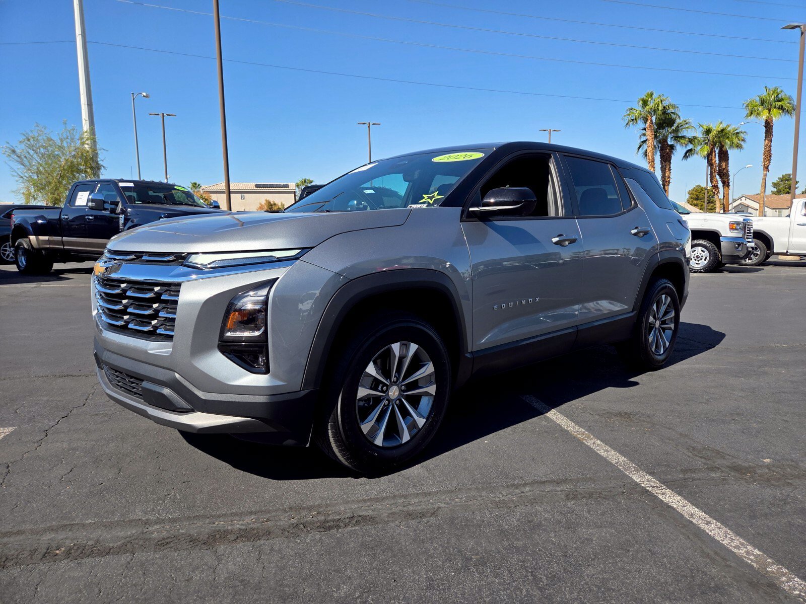 Used 2026 Chevrolet Equinox LT w/ Convenience Package II FWD image 2