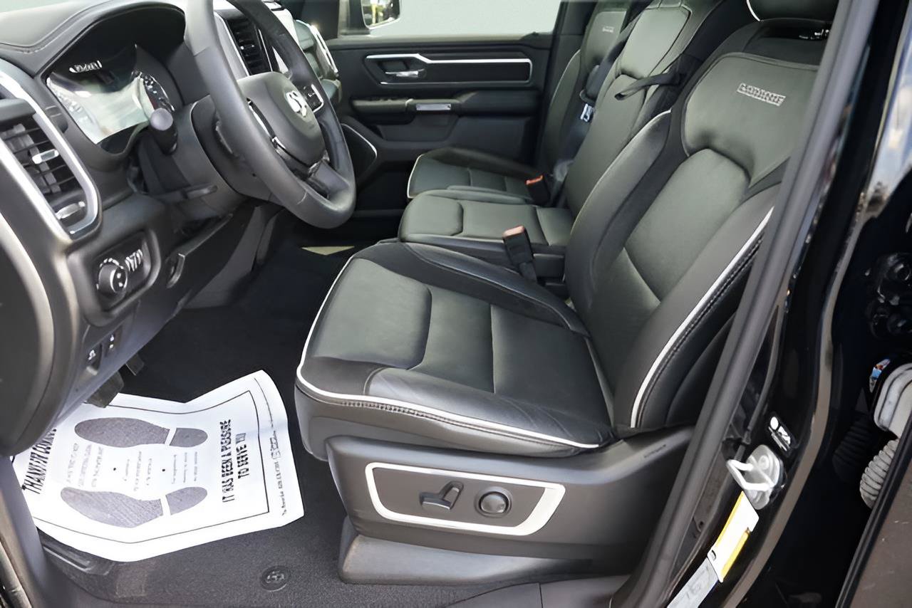 Used 2025 RAM 1500 Laramie w/ Laramie Southwest Edition AWD/4WD image 9
