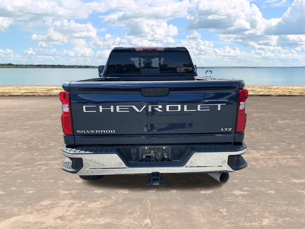 Used 2023 Chevrolet Silverado 3500 LTZ AWD/4WD image 7