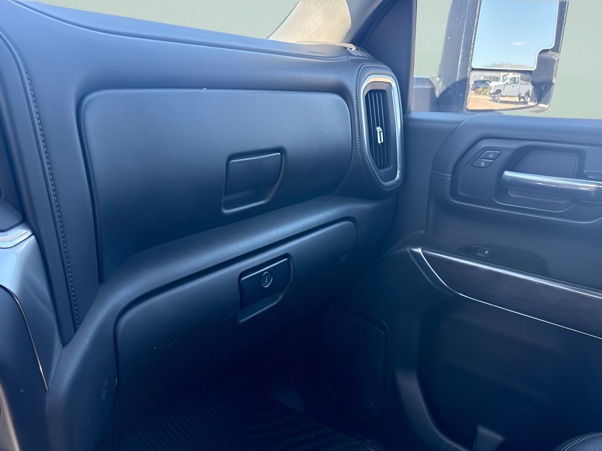 Used 2020 Chevrolet Silverado 3500 LTZ w/ LTZ Convenience Package AWD/4WD image 29