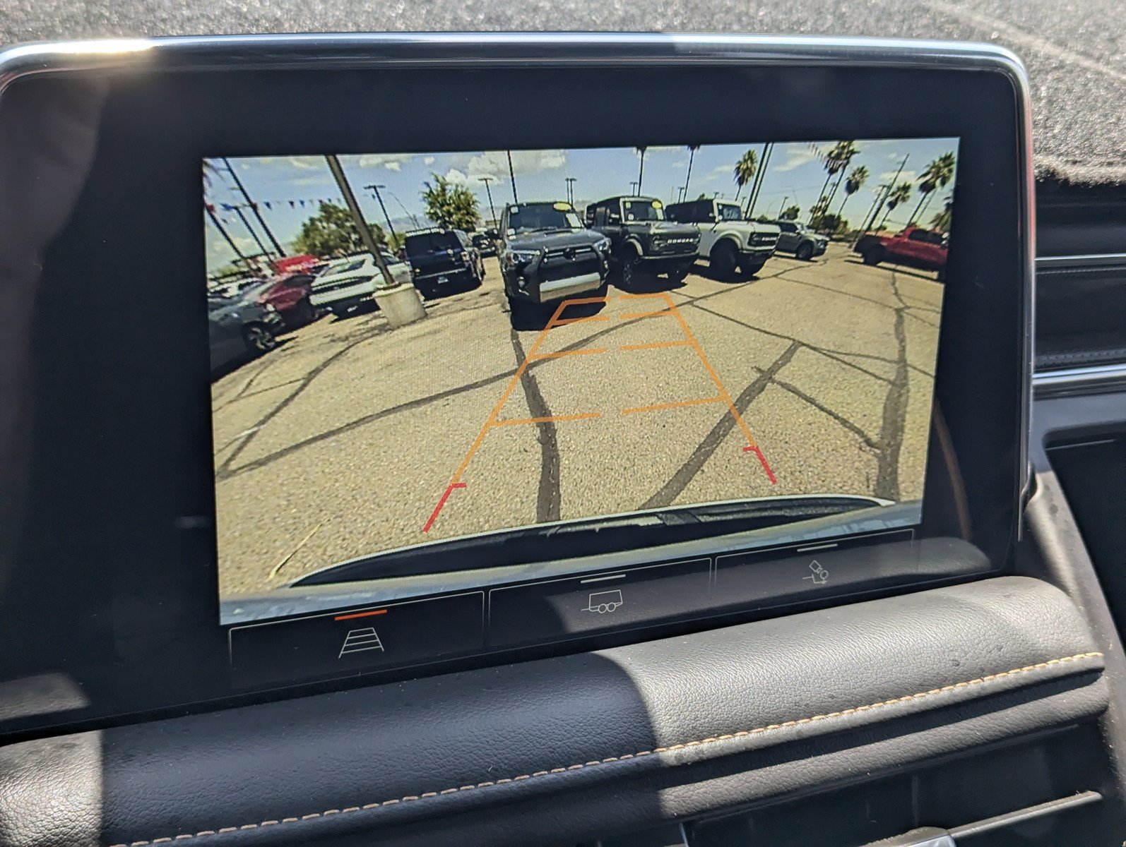 Used 2022 GMC Yukon XL AT4 w/ Max Trailering Package AWD/4WD image 12