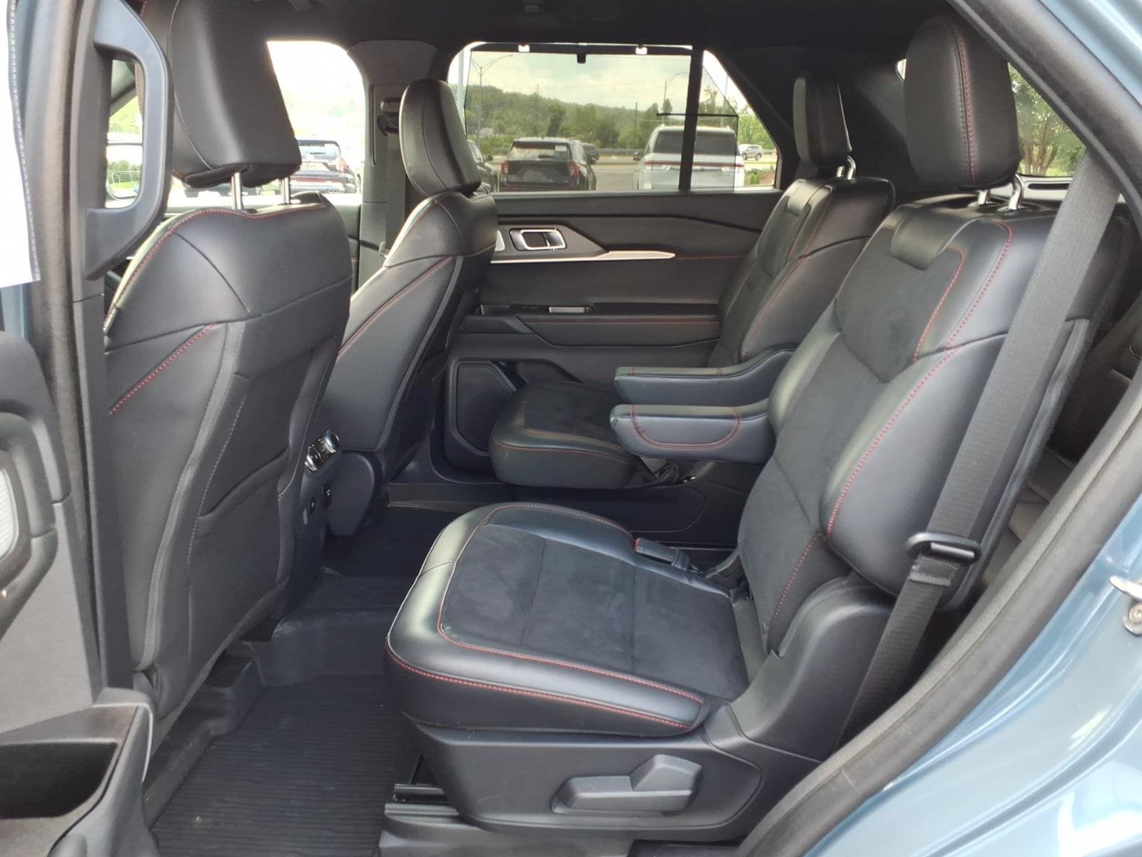 Certified 2025 Ford Explorer ST AWD/4WD image 14