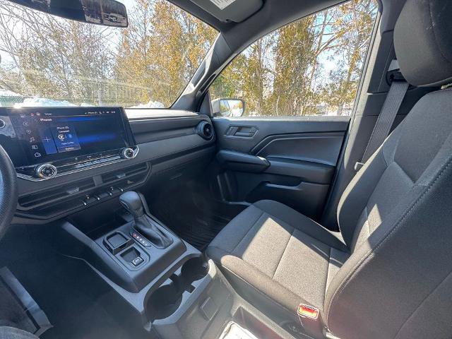 Used 2024 Chevrolet Colorado W/T image 18