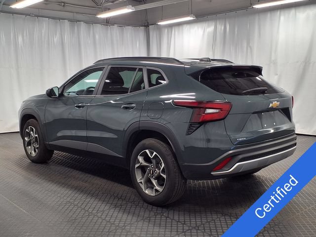 Used 2025 Chevrolet Trax LT w/ Driver Confidence Package FWD image 2