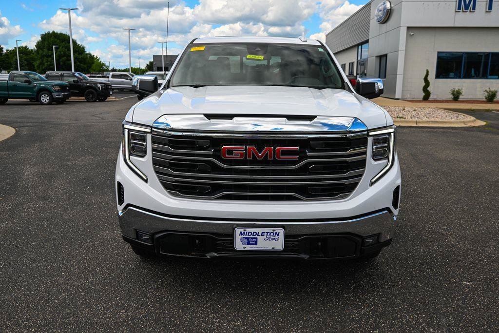 Used 2022 GMC Sierra 1500 SLT w/ SLT Convenience Package AWD/4WD image 10