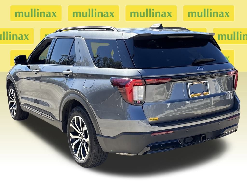 Certified 2025 Ford Explorer ST-Line w/ Premium Package image 4