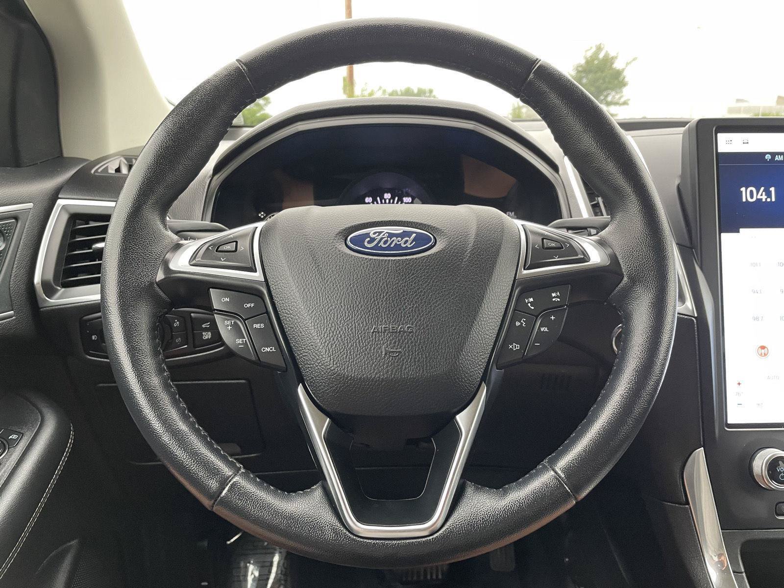 Certified 2024 Ford Edge Titanium AWD/4WD image 12