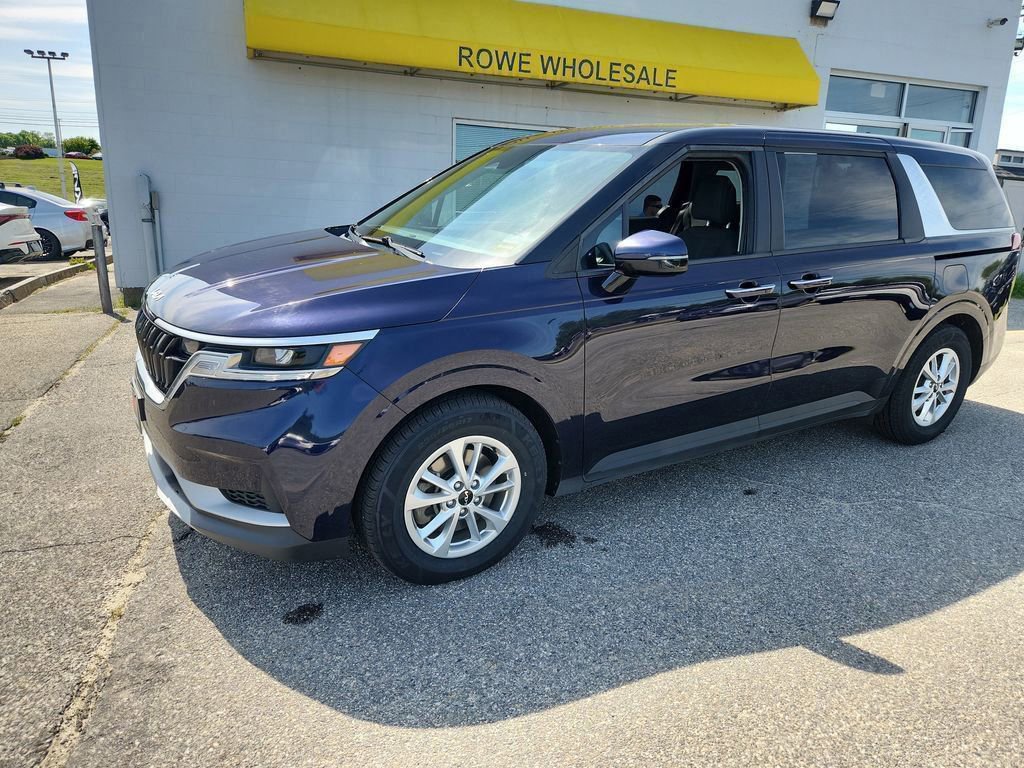 Used 2023 Kia Carnival LX image 6