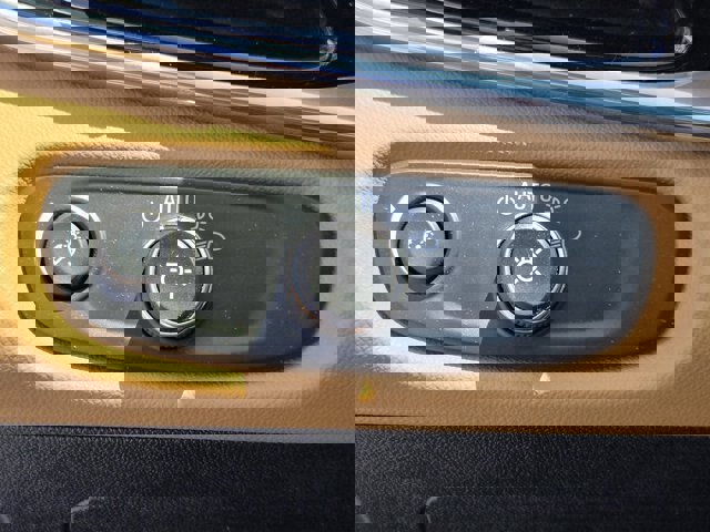 Used 2018 Chevrolet Volt Premier w/ Driver Confidence Package image 19