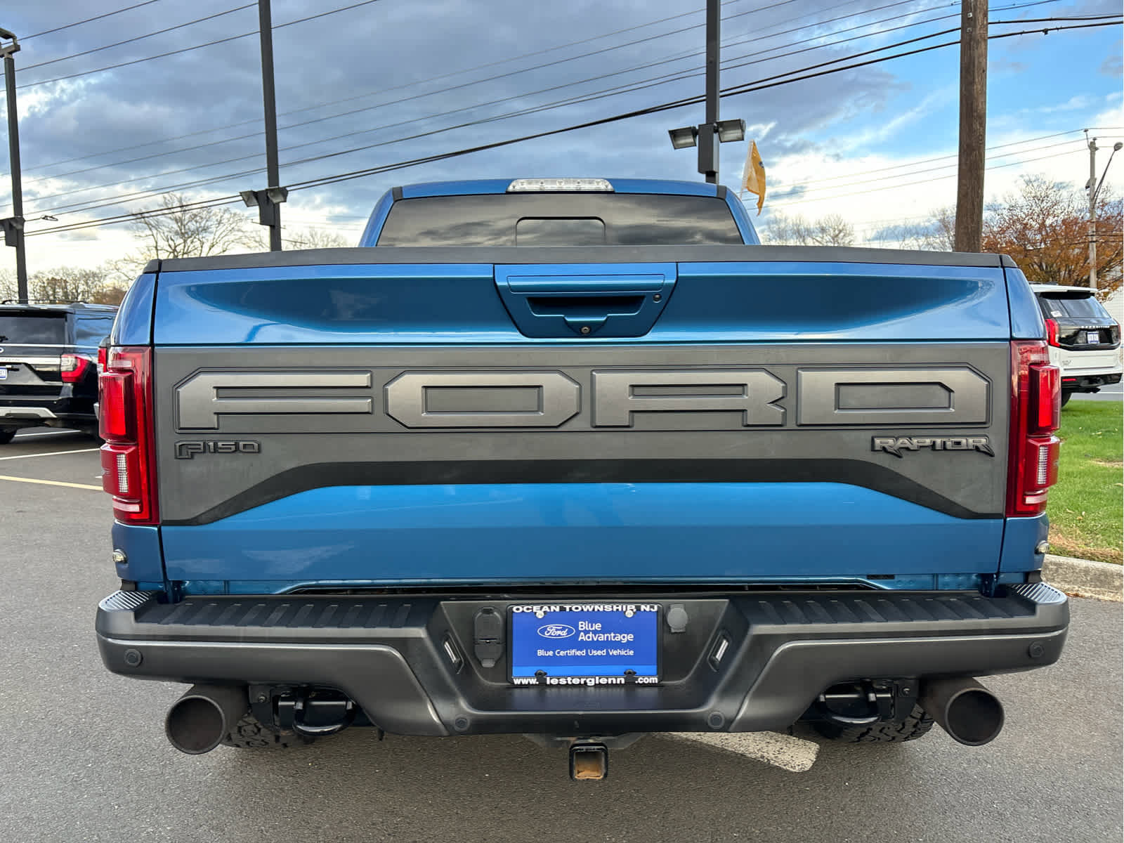 Certified 2019 Ford F150 Raptor w/ Equipment Group 802A Luxury image 4
