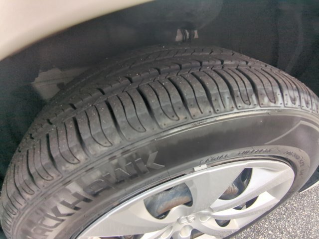 Used 2022 Toyota Corolla LE FWD image 12