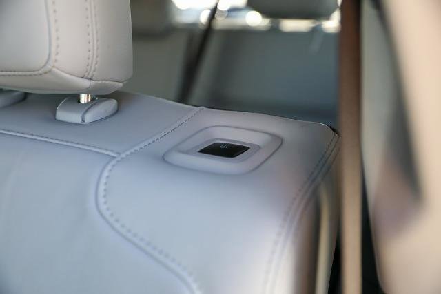 Certified 2025 Ford Expedition Max Platinum w/ Driver's Package image 38