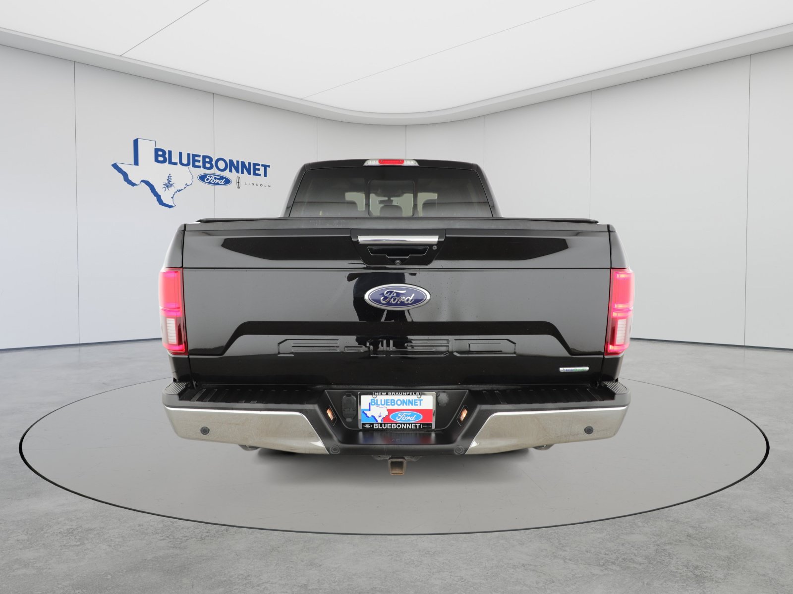Certified 2020 Ford F150 Lariat w/ Equipment Group 502A Luxury AWD/4WD image 4