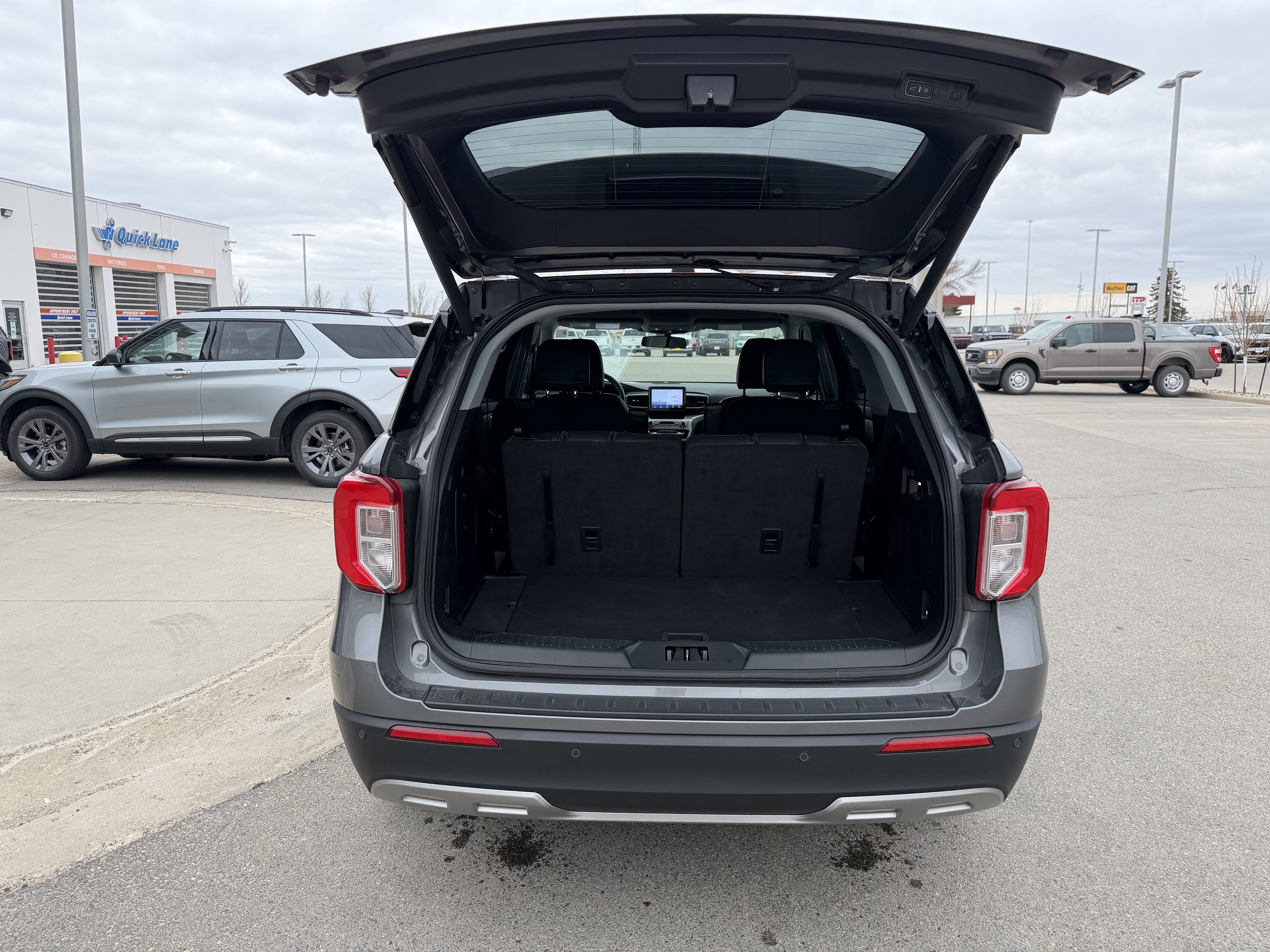 Certified 2023 Ford Explorer XLT w/ Equipment Group 202A AWD/4WD image 10