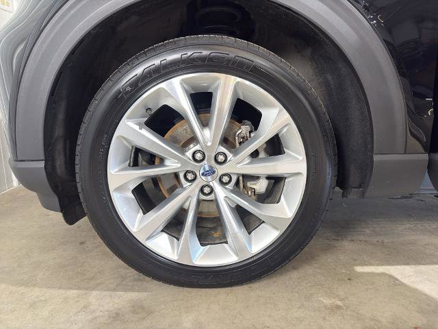Certified 2023 Ford Explorer Platinum w/ Technology Package AWD/4WD image 14